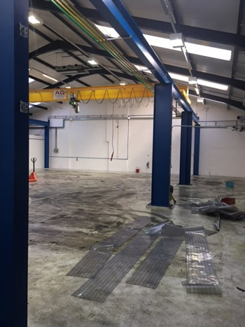 free standing crane system