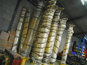 Swing jib cranes